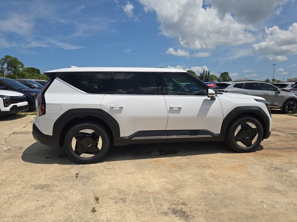 2026 Kia EV9 Light