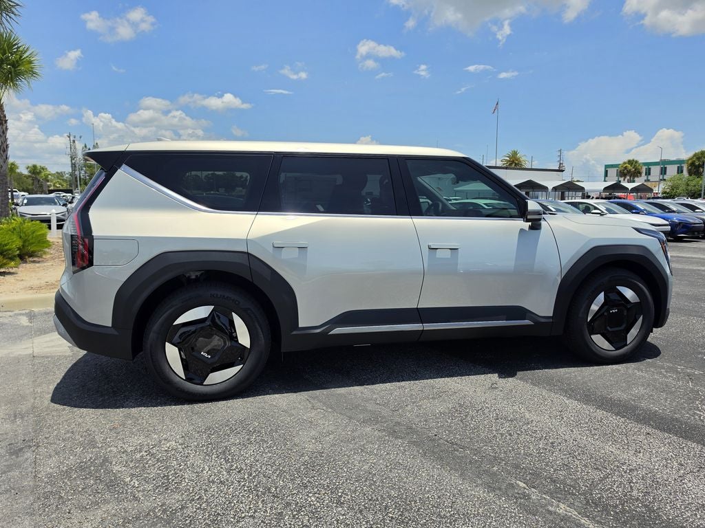 2026 Kia EV9 Light Long Range