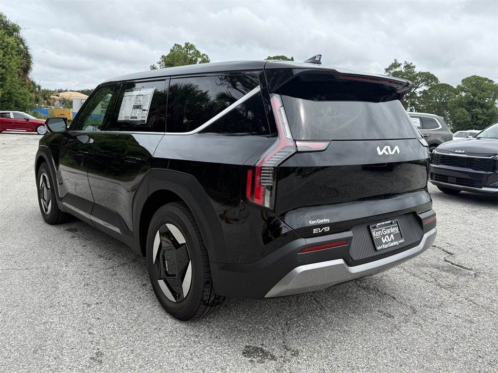 2026 Kia EV9 Light Long Range