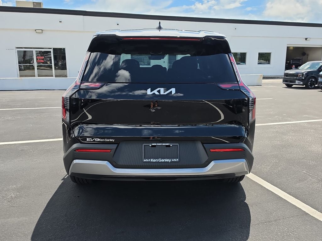 2026 Kia EV9 Light Long Range
