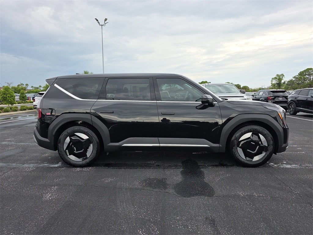 2026 Kia EV9 Light Long Range