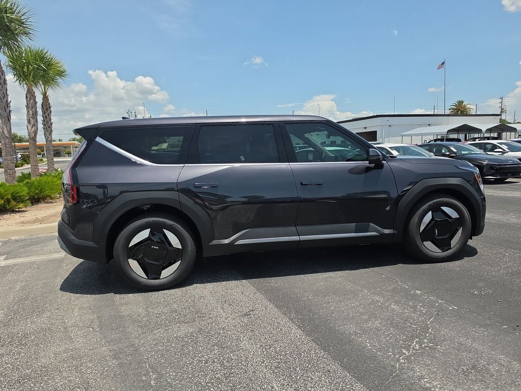 2026 Kia EV9 Light Long Range