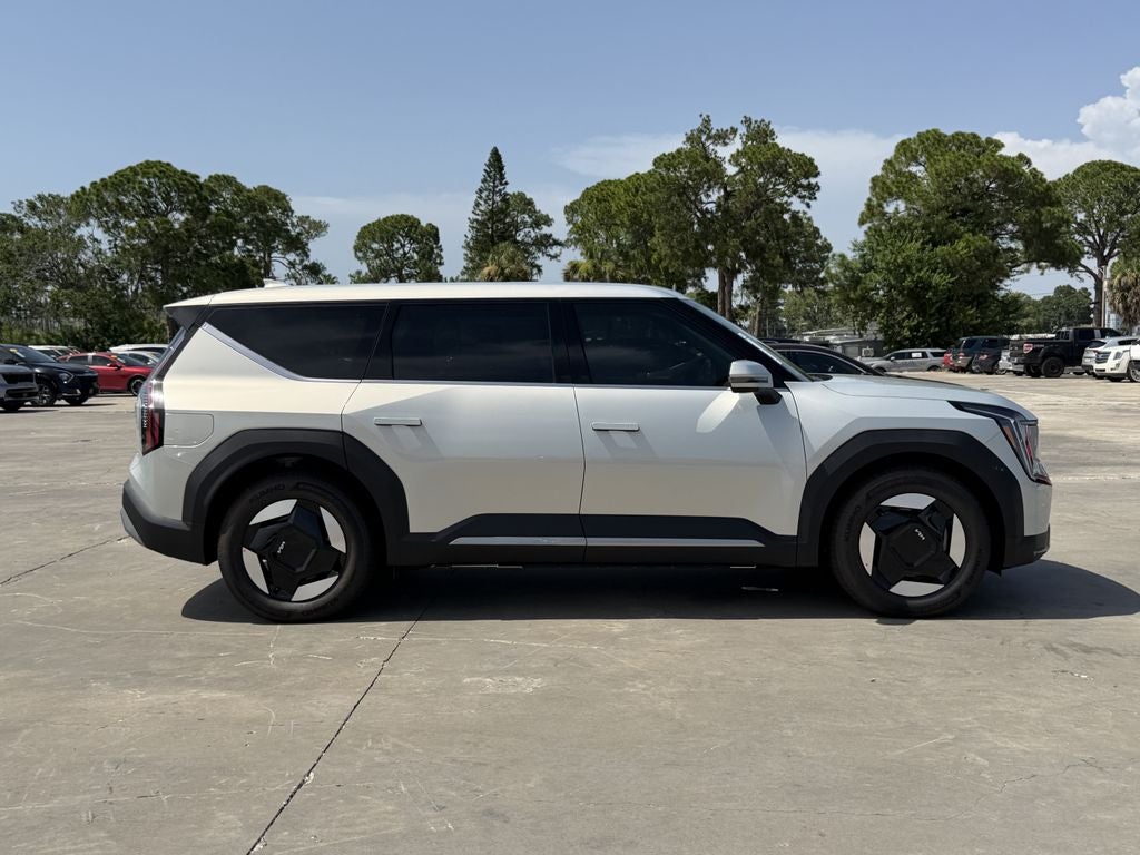 2026 Kia EV9 Light Long Range