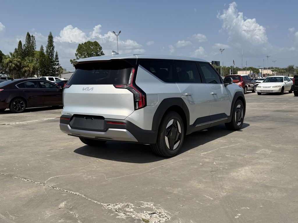 2026 Kia EV9 Light Long Range