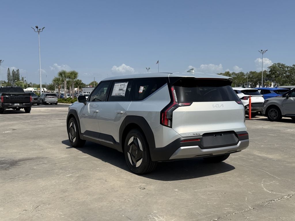 2026 Kia EV9 Light Long Range