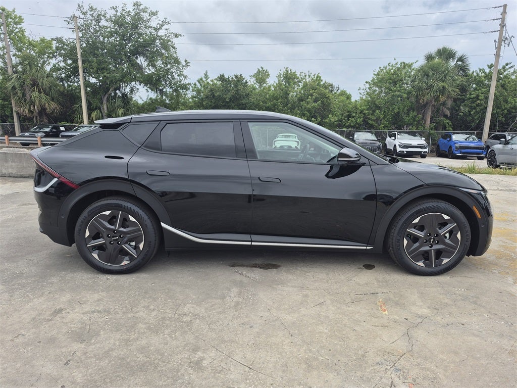 2025 Kia EV6 Light