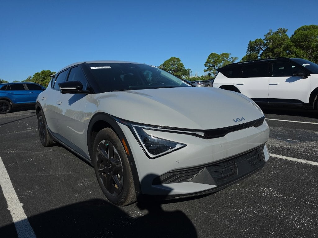2025 Kia EV6 Light