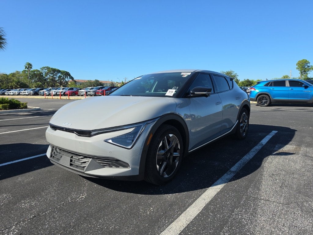 2025 Kia EV6 Light