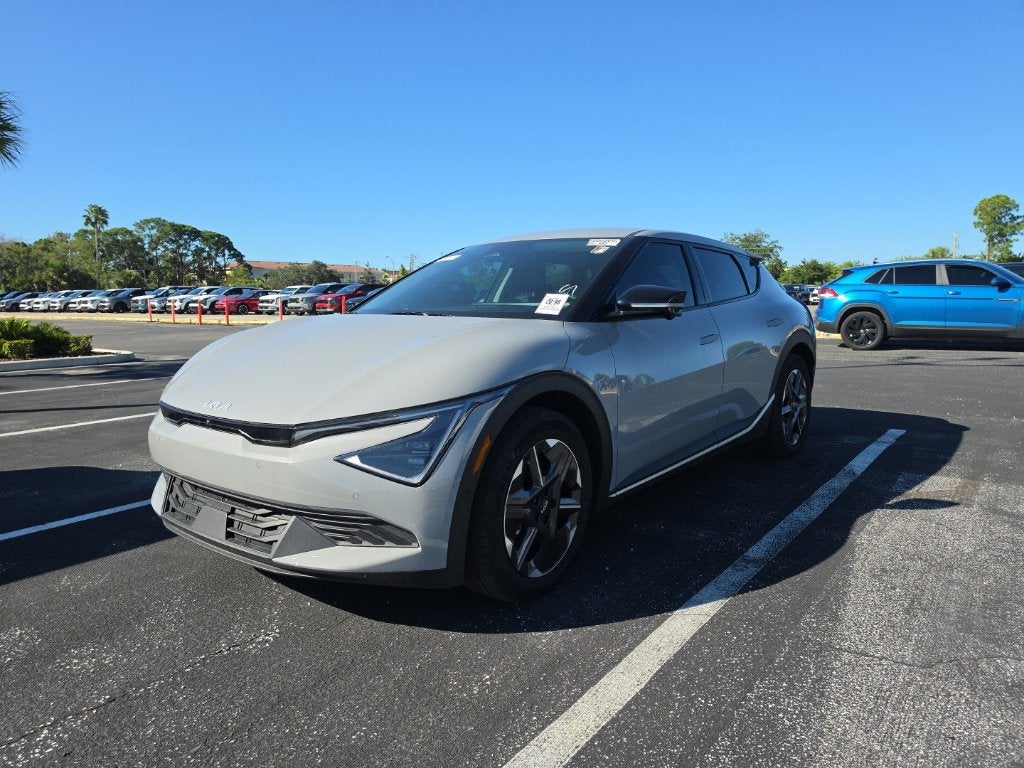 2025 Kia EV6 Light
