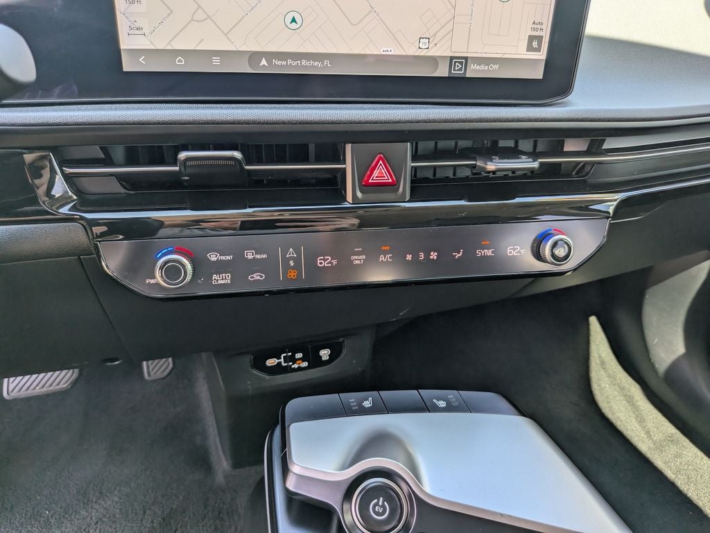 2025 Kia EV6 Light