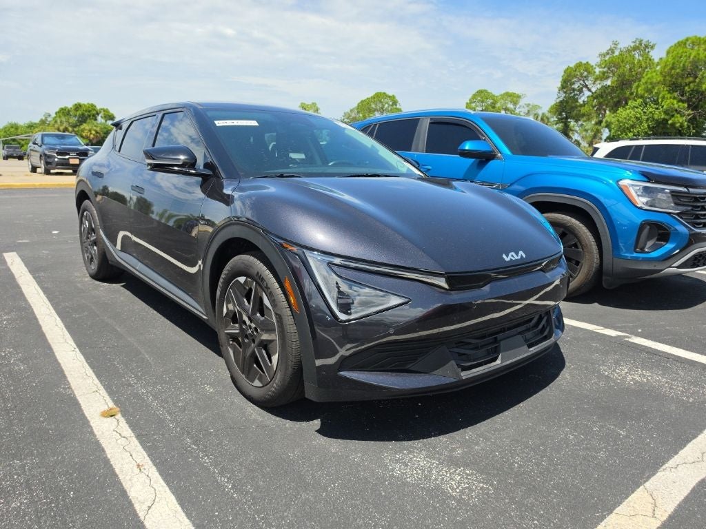 2025 Kia EV6 Light