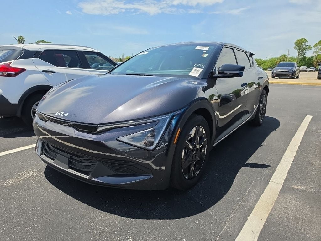 2025 Kia EV6 Light