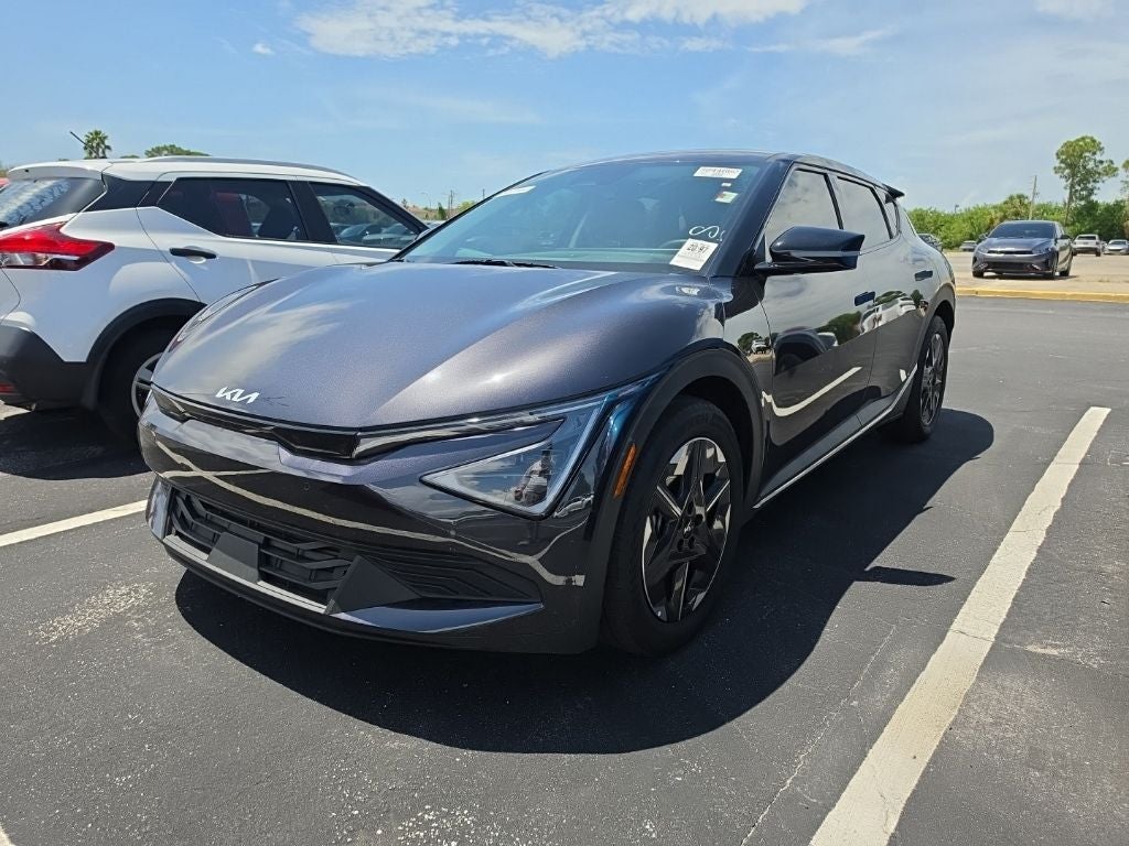 2025 Kia EV6 Light