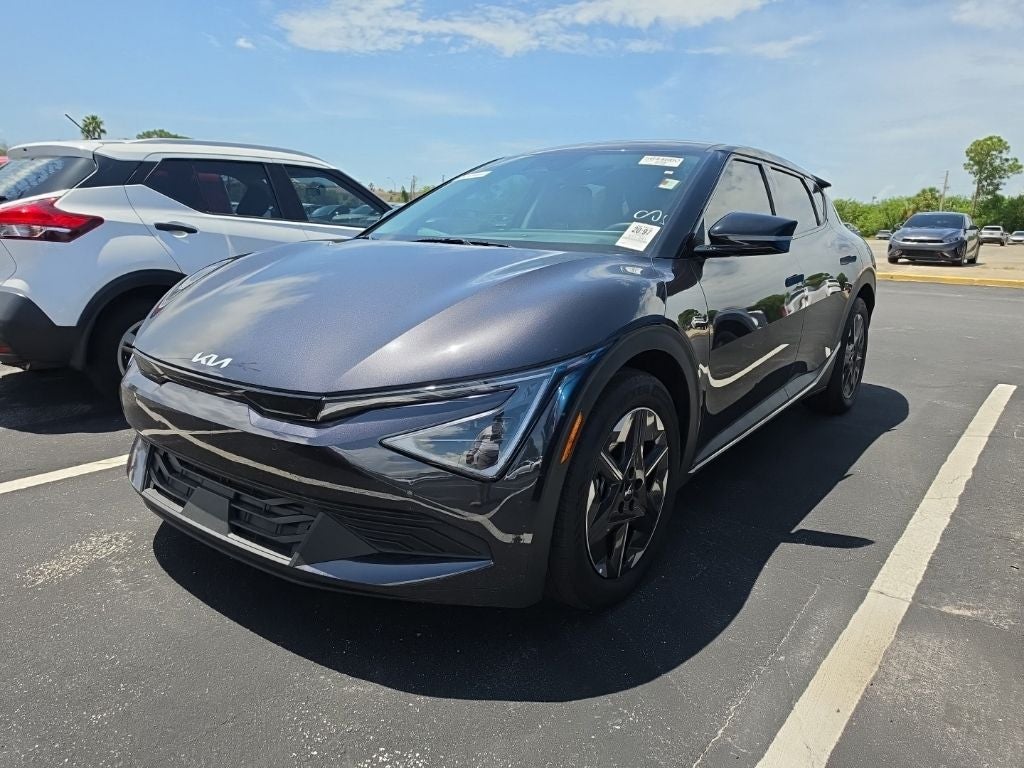2025 Kia EV6 Light
