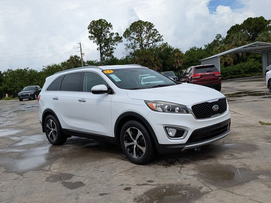 Used 2017 Kia Sorento EX with VIN 5XYPH4A50HG321096 for sale in New Port Richey, FL