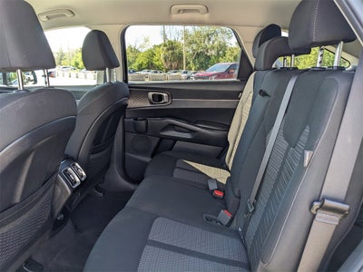 2025 Kia Sorento LX
