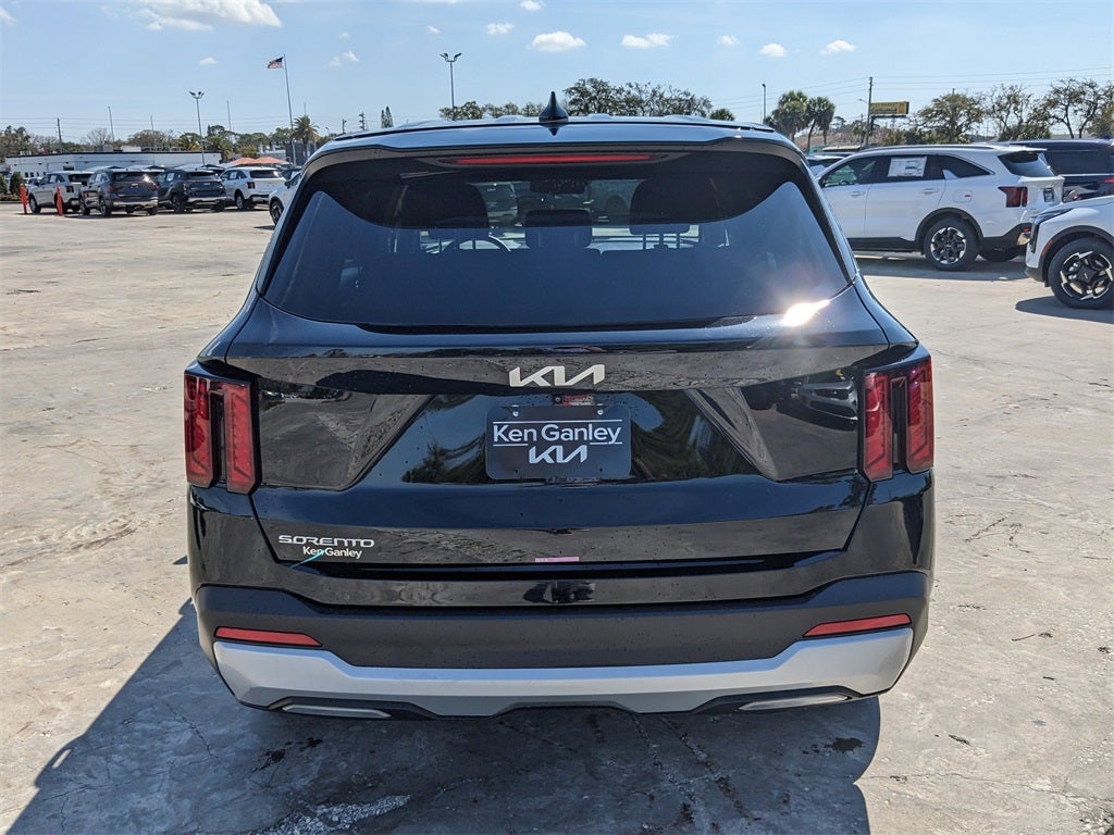 2025 Kia Sorento LX