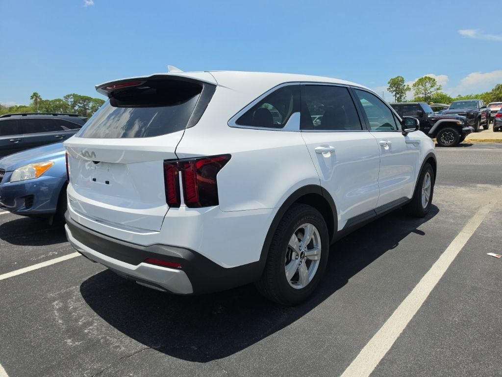 2024 Kia Sorento LX