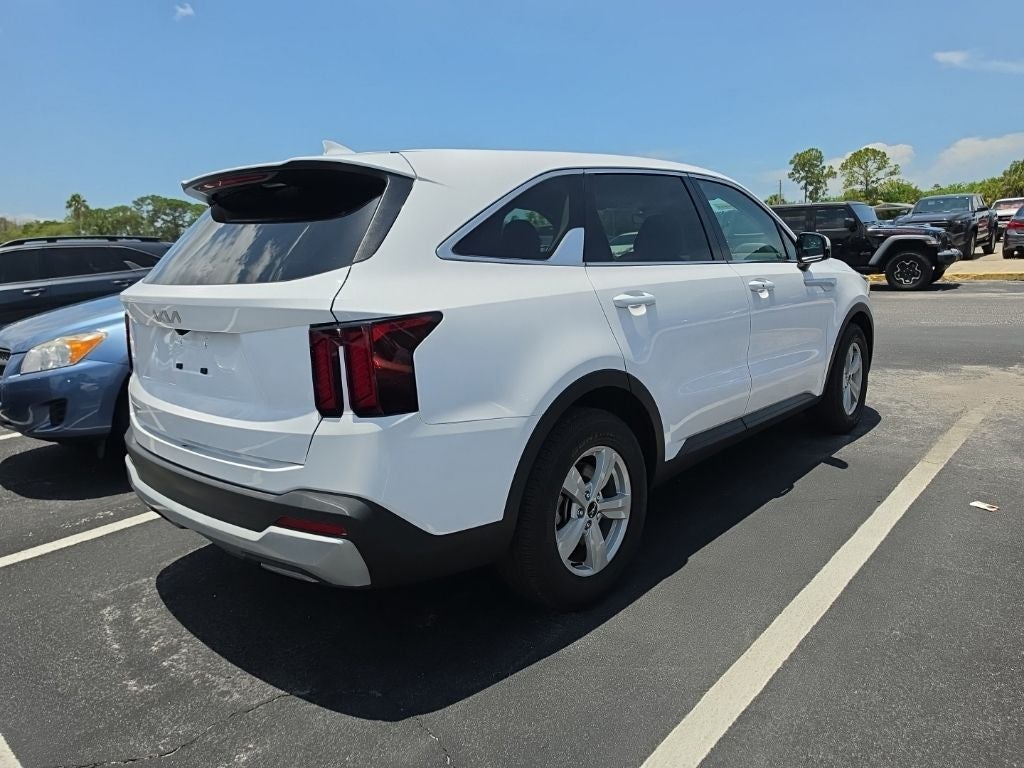 2024 Kia Sorento LX