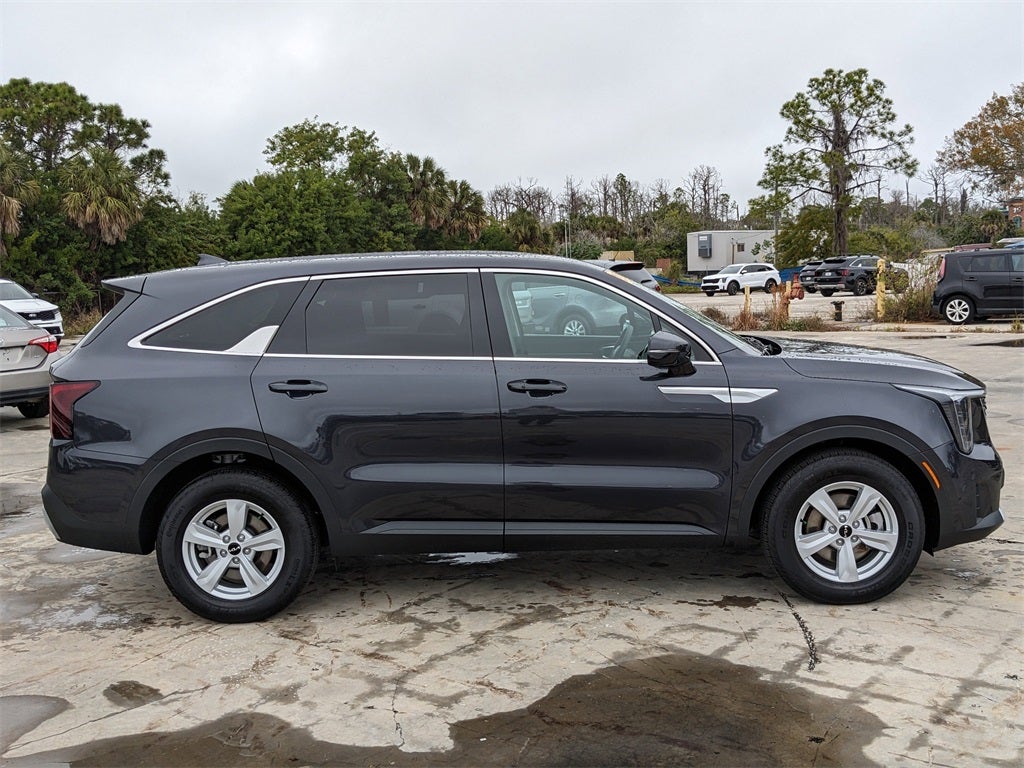 2025 Kia Sorento LX