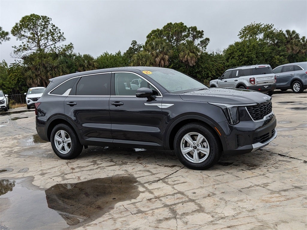 2025 Kia Sorento LX