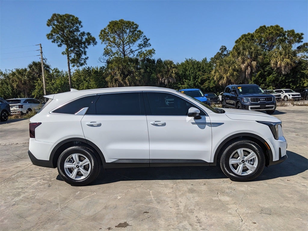 2025 Kia Sorento LX