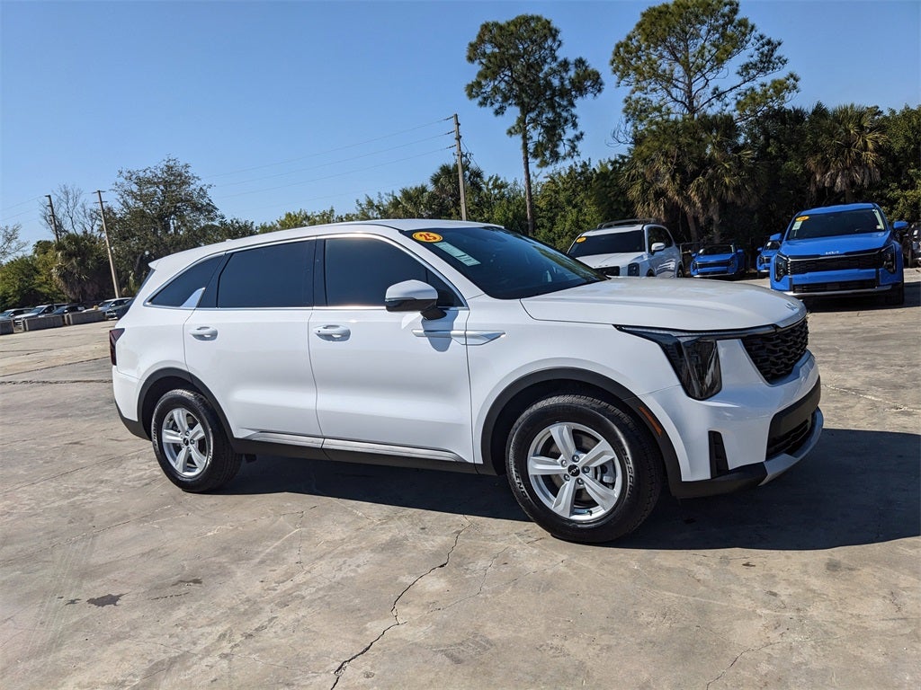 2025 Kia Sorento LX