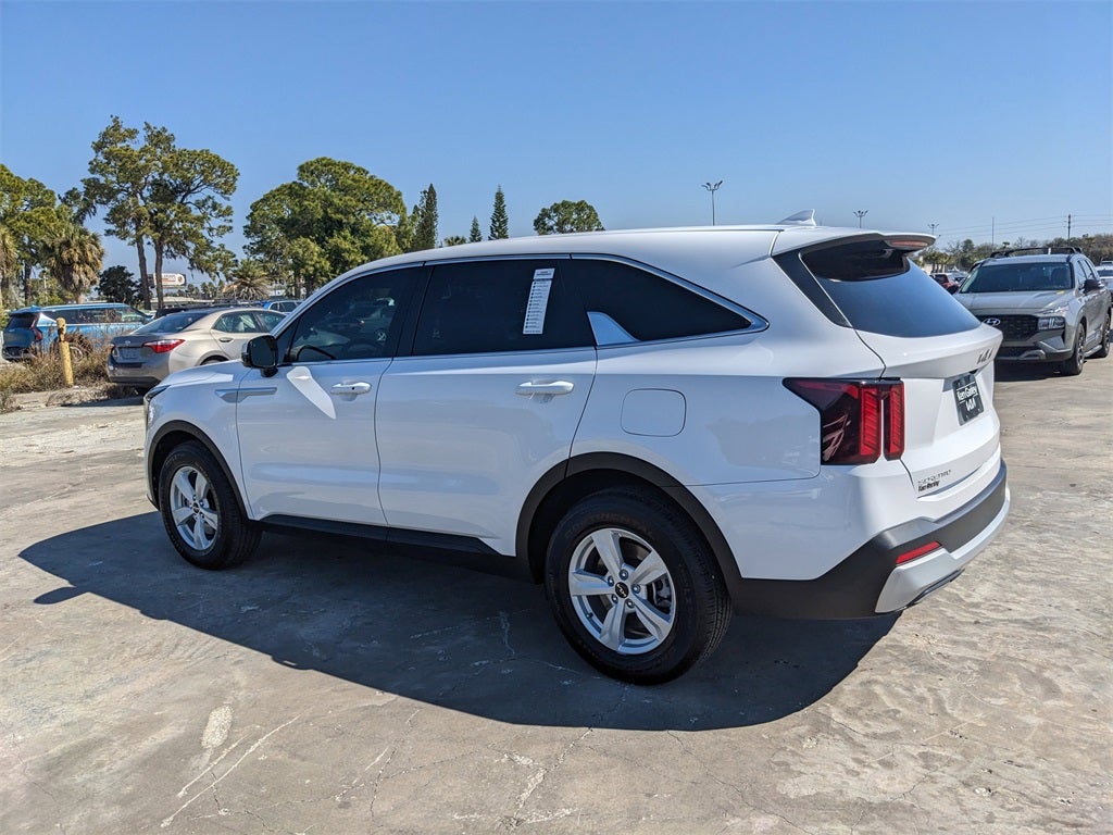 2025 Kia Sorento LX