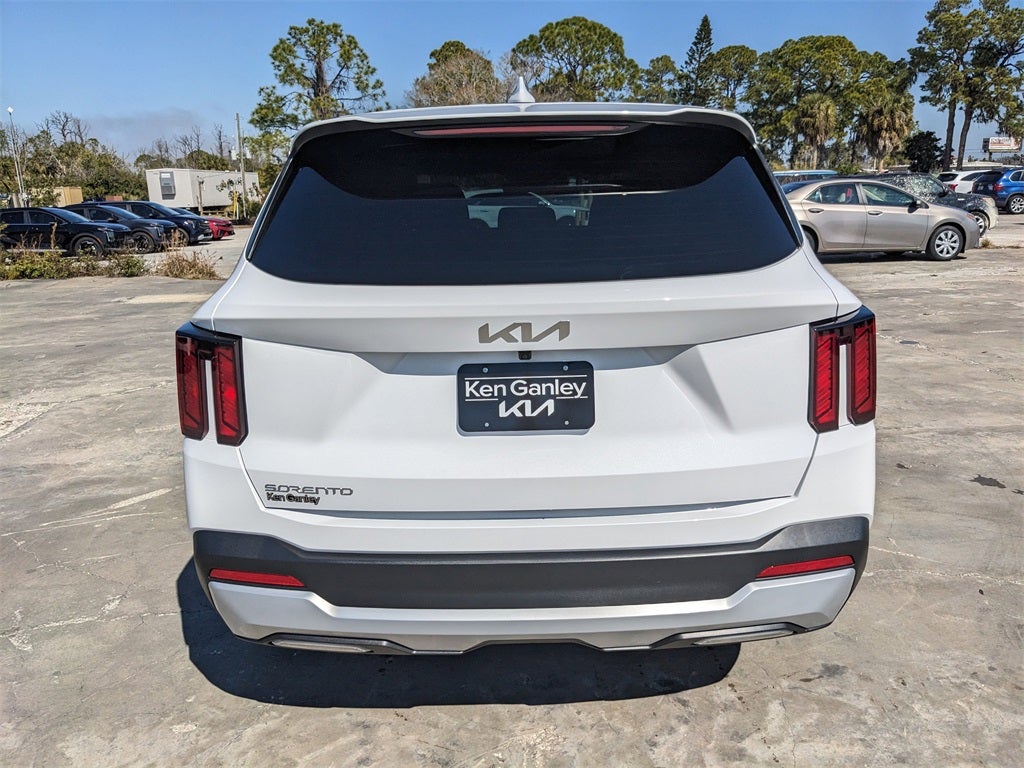2025 Kia Sorento LX