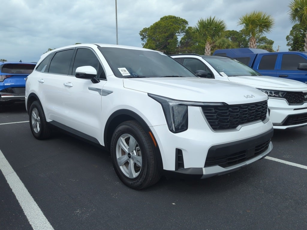 2025 Kia Sorento LX