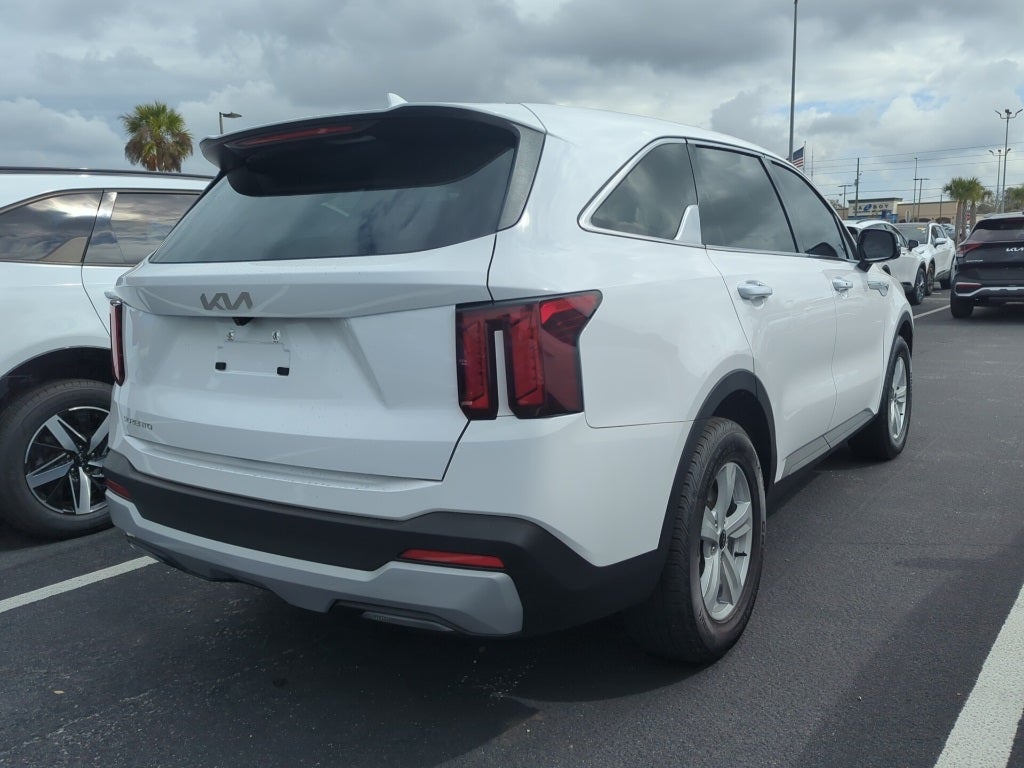 2025 Kia Sorento LX