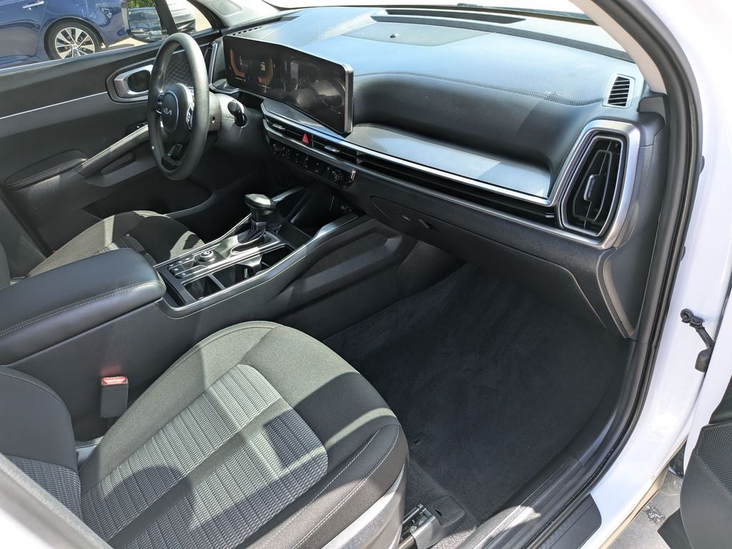 2025 Kia Sorento LX