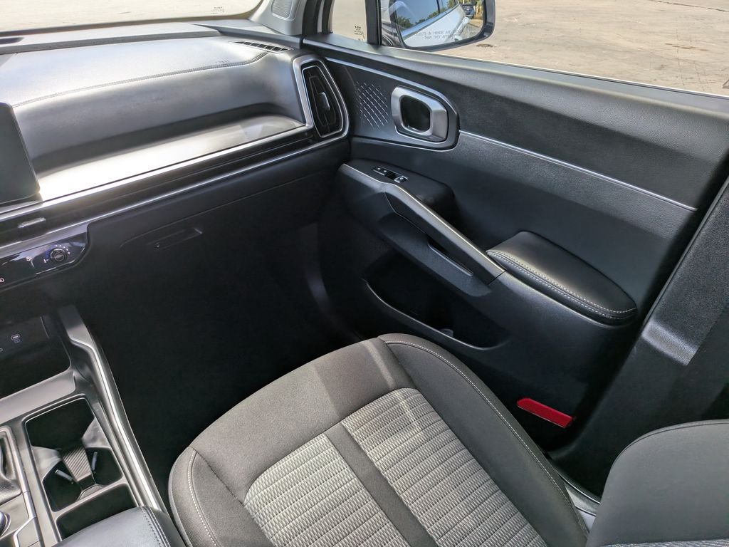 2025 Kia Sorento LX