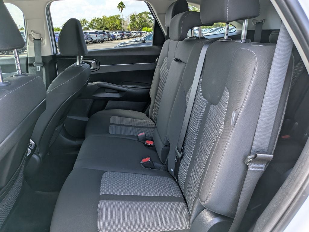 2025 Kia Sorento LX