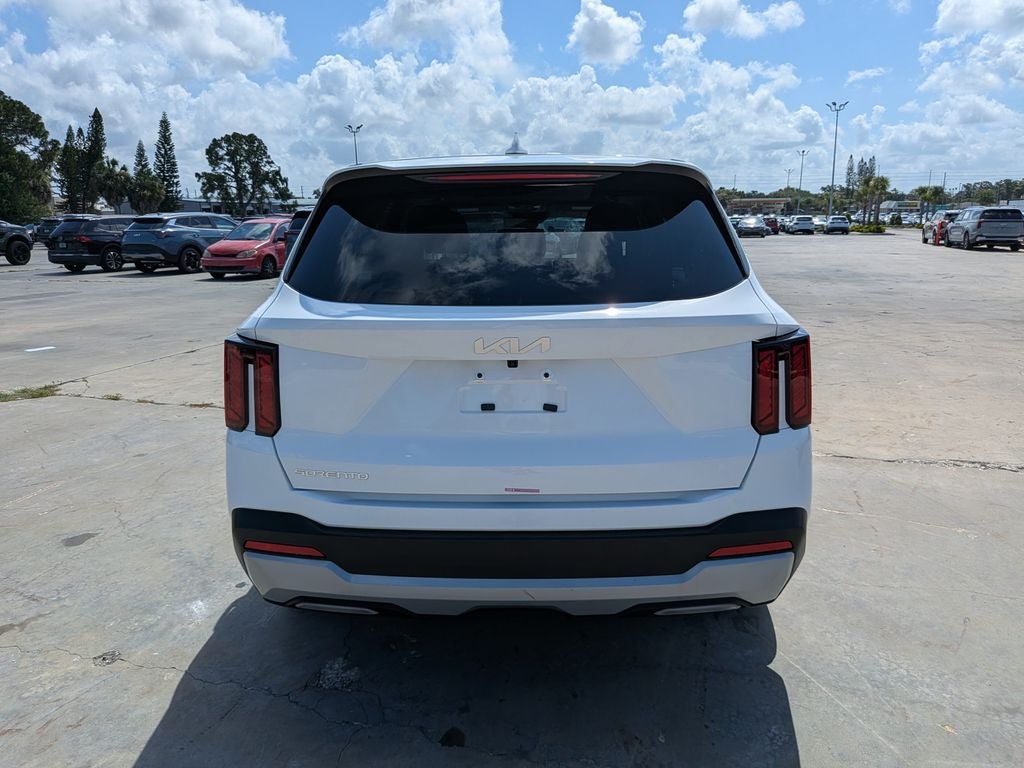 2025 Kia Sorento LX