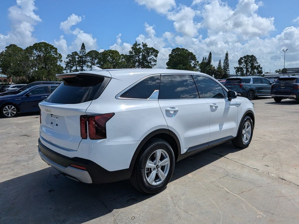 2025 Kia Sorento LX