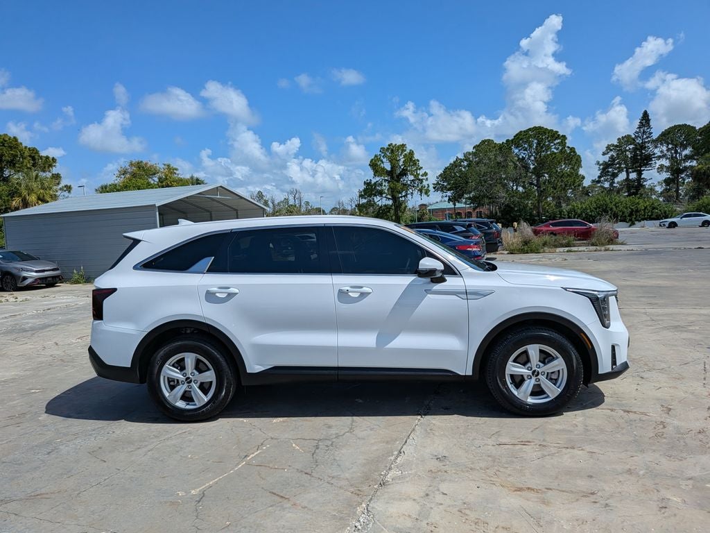 2025 Kia Sorento LX