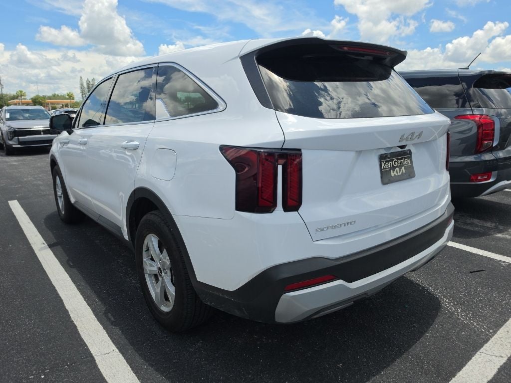 2025 Kia Sorento LX