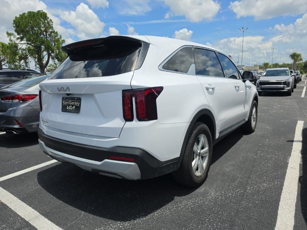 2025 Kia Sorento LX