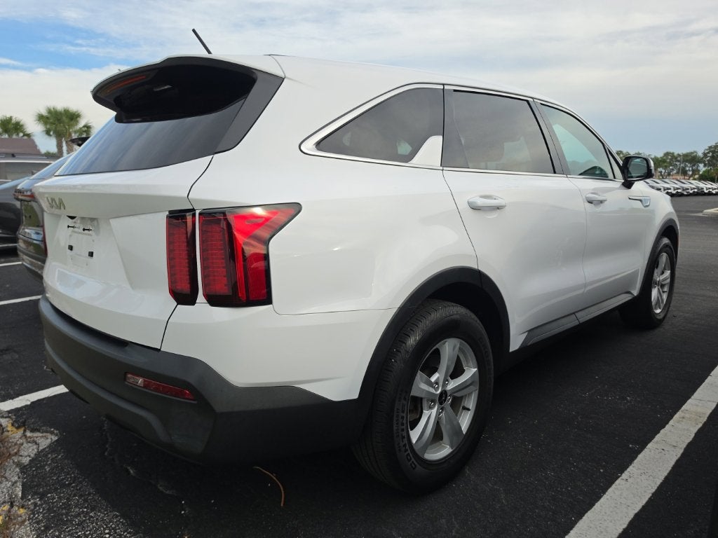 2023 Kia Sorento LX