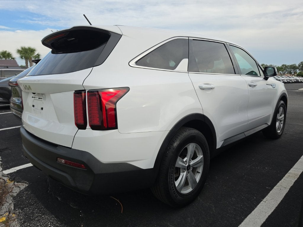 2023 Kia Sorento LX