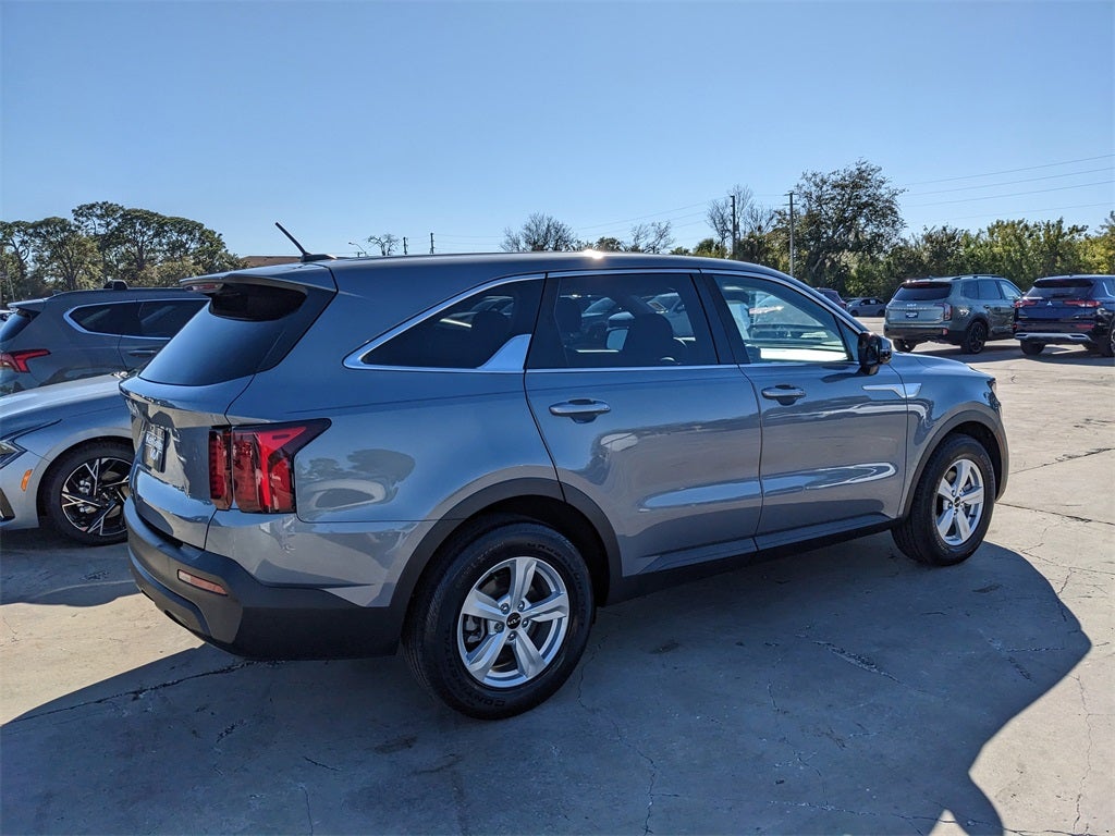 2023 Kia Sorento LX