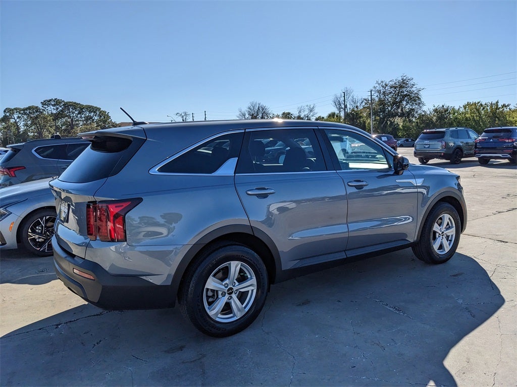 2023 Kia Sorento LX