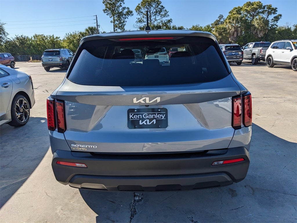 2023 Kia Sorento LX