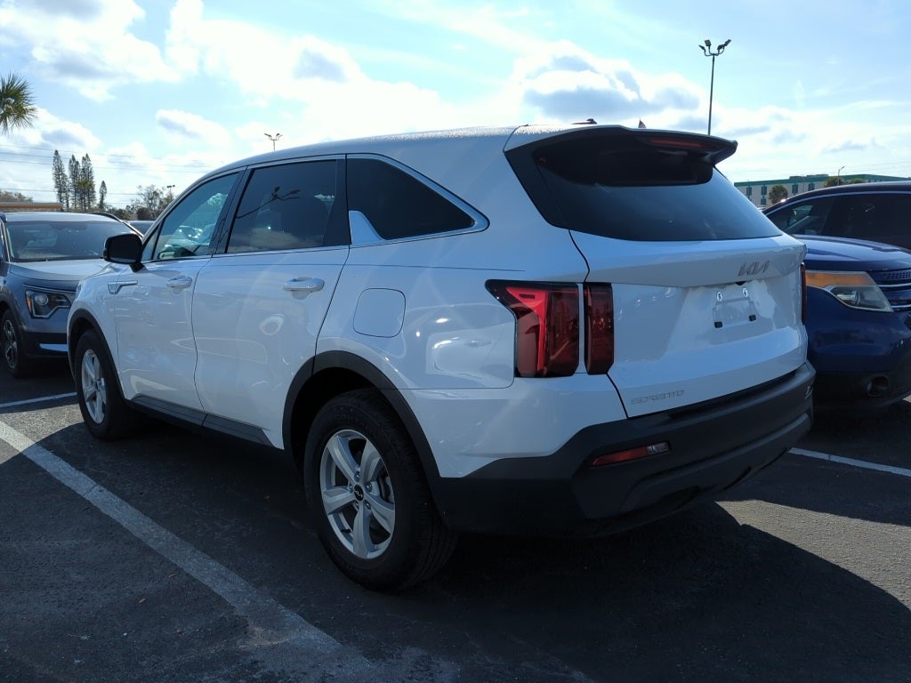 2023 Kia Sorento LX