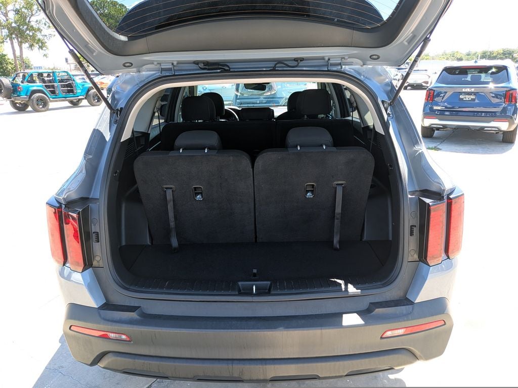 2023 Kia Sorento LX