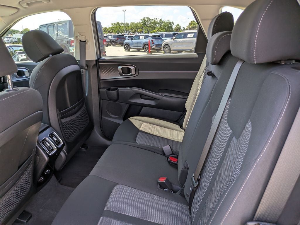2023 Kia Sorento LX