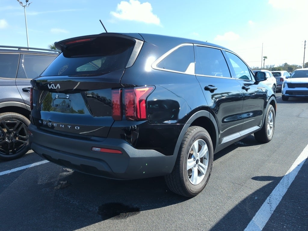 2022 Kia Sorento LX