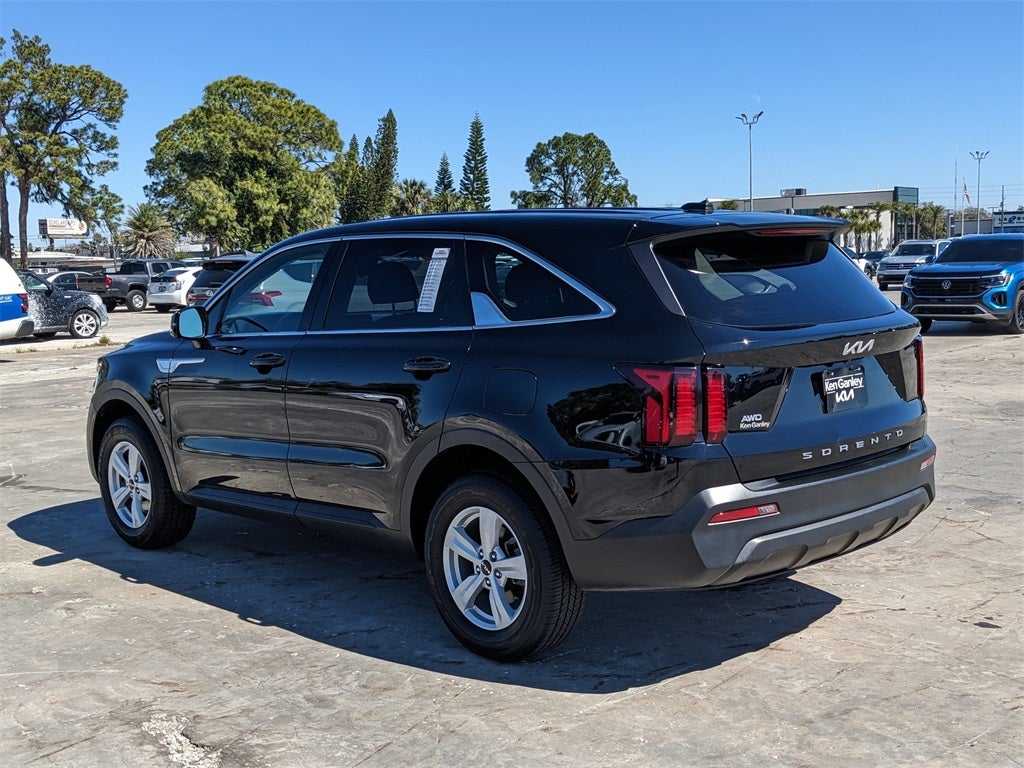 2022 Kia Sorento LX