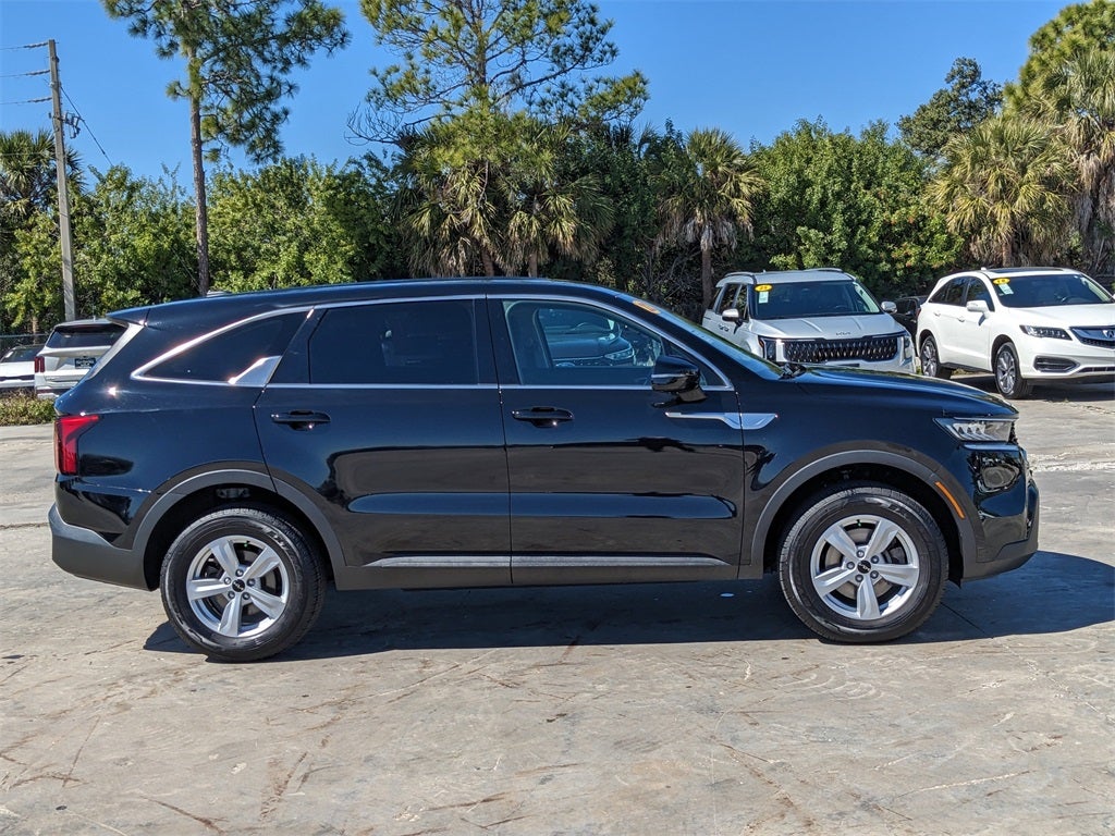 2022 Kia Sorento LX